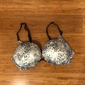 EUC Victoria’s Secret Bombshell Plunge bra